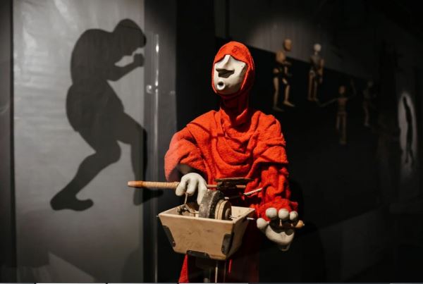 На выставке в Москве покажут связь биомеханики и театра кукол